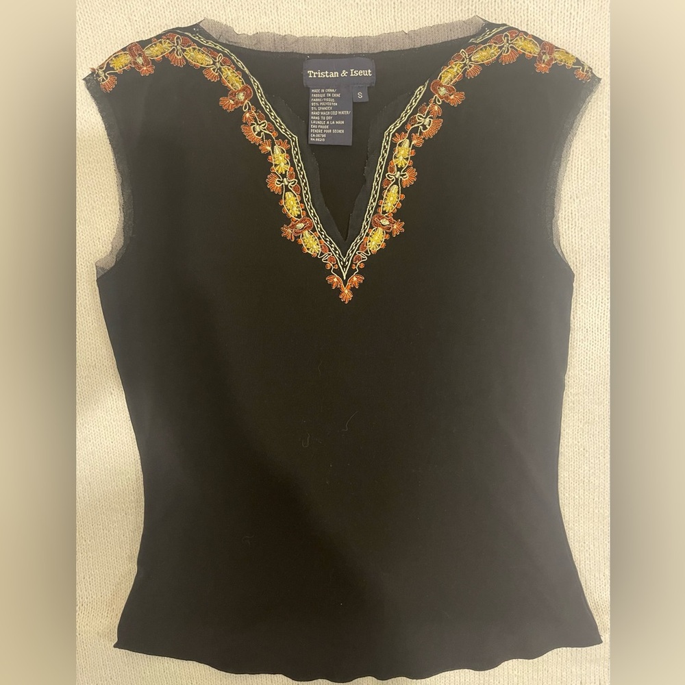 Tristan & Iseut Black Embroidered Women's Top small